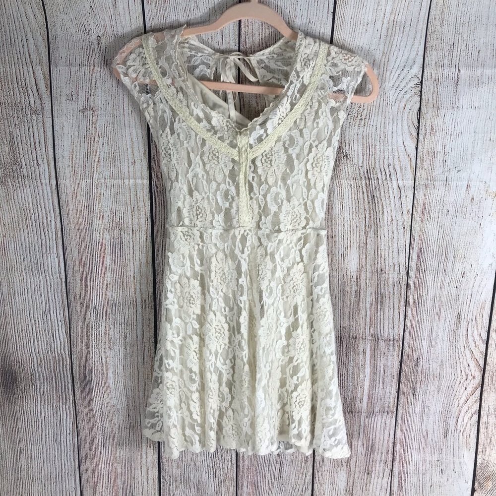 Summer Lace mini dress !! Cute!!! ( Small ) - Picture 2 of 5
